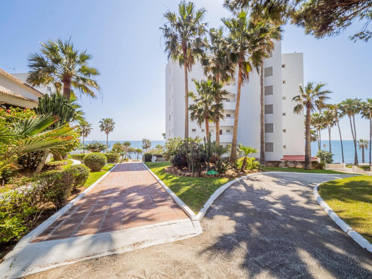 Apartment On Beach Mijas Sitio de Calahonda المظهر الخارجي الصورة