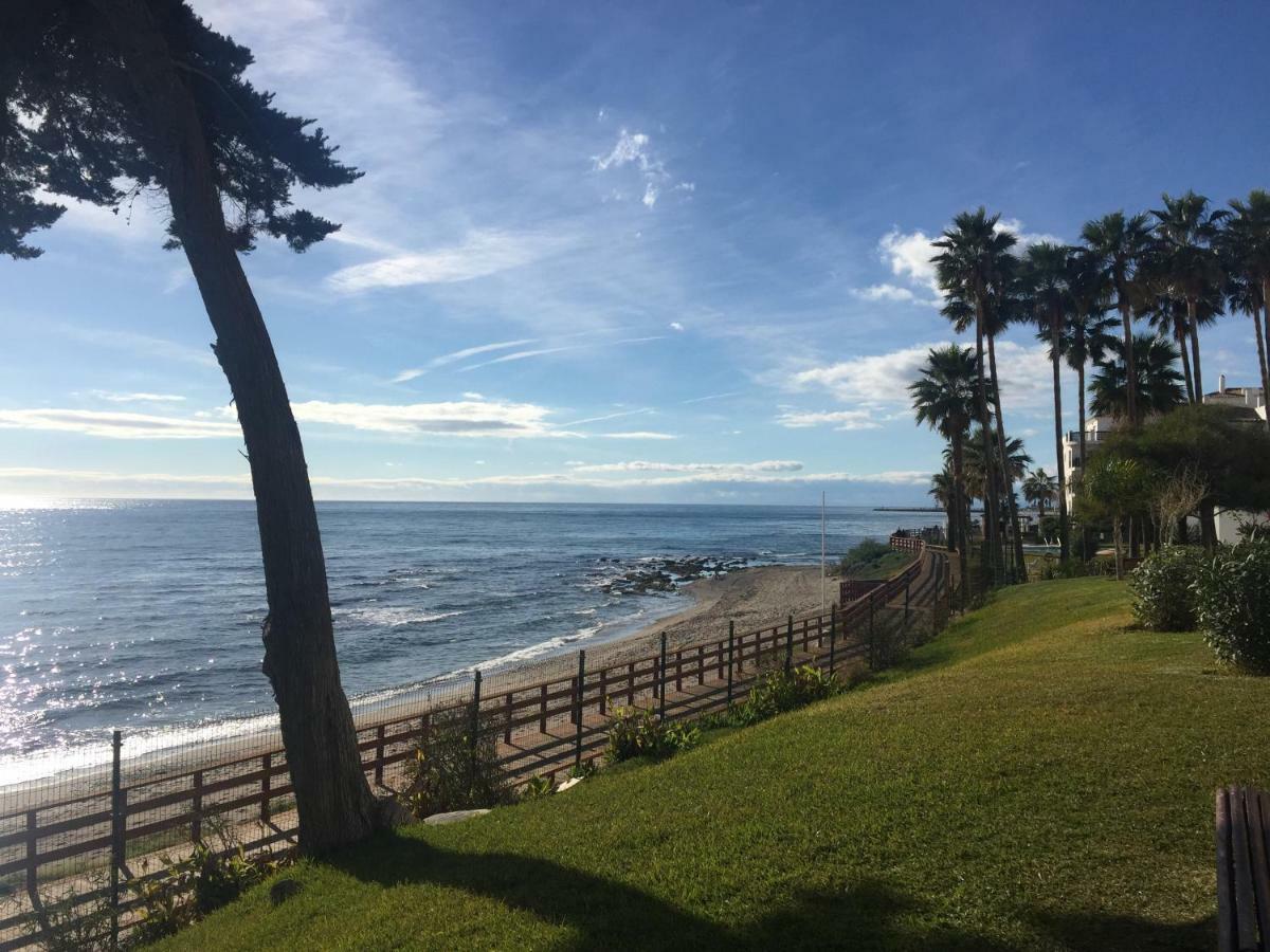 Apartment On Beach Mijas Sitio de Calahonda المظهر الخارجي الصورة